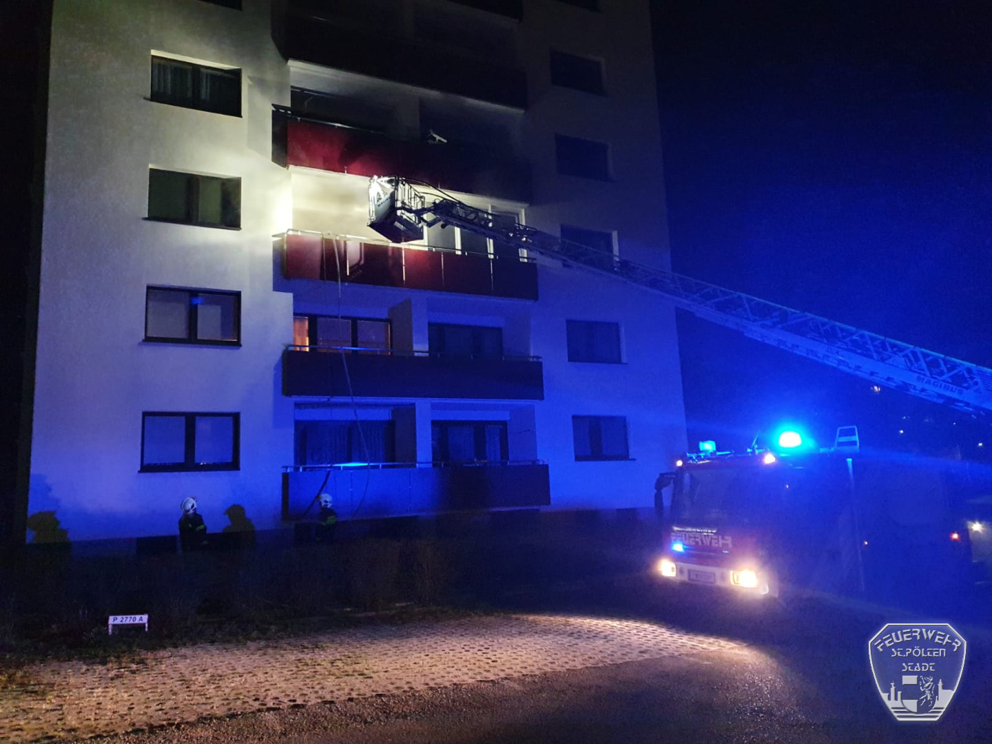 2020 03 17 Wohnungsbrand Vinzenzgasse  1  2020 03 17 Wohnungsbrand Vinzenzgasse  1