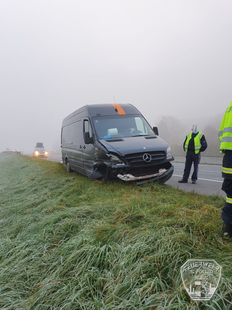 2020 11 08 Fahrzeugbergung A1 Ri. Slzbg. km 45  1  2020 11 08 Fahrzeugbergung A1 Ri. Slzbg. km 45  1