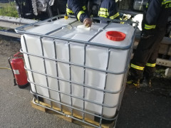 2021 04 26 Schadstoffeinsatz bei umgest  rztem LKW  3 