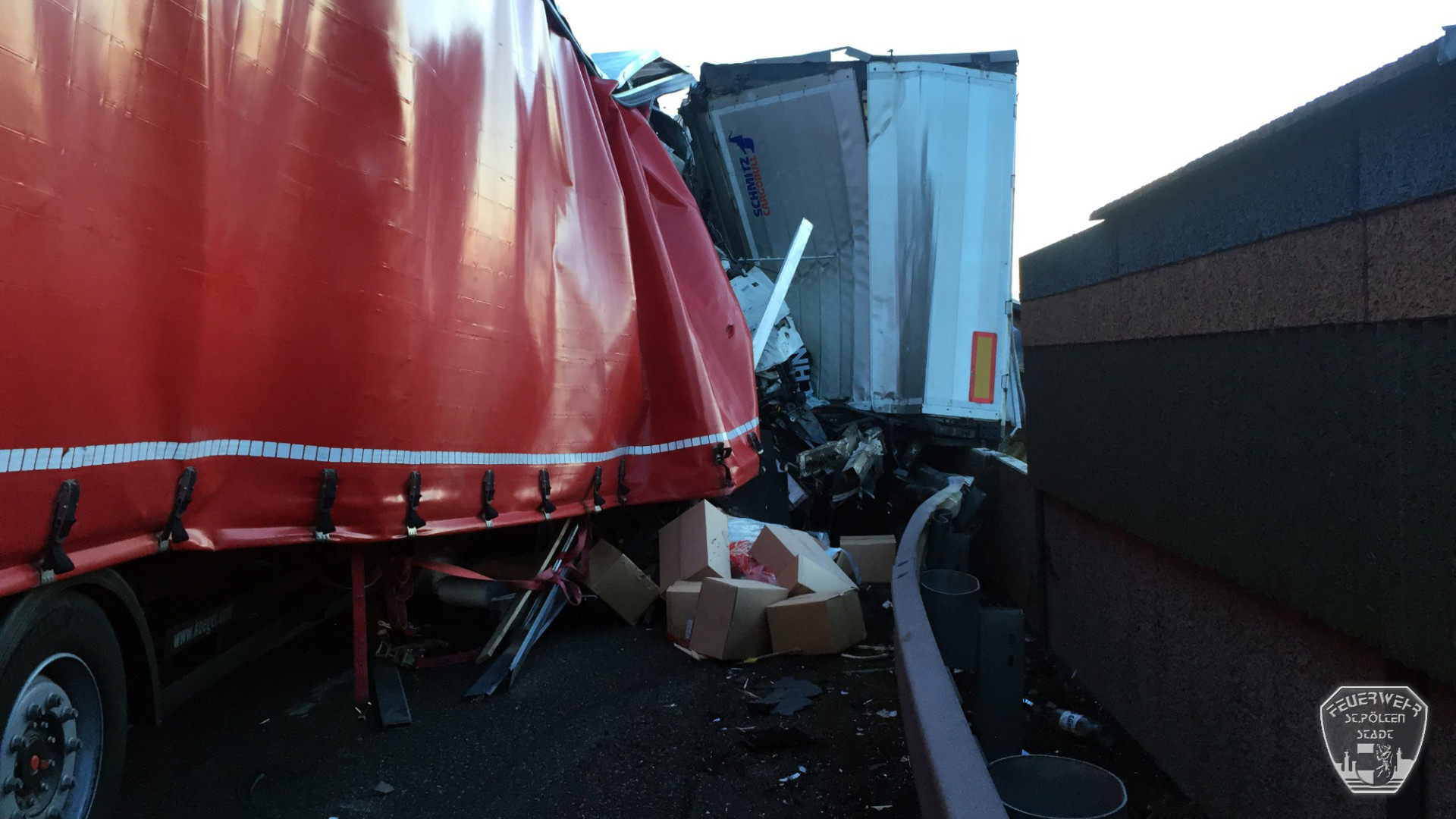 2016 01 12 VU eingeklemmte Person A1 3 2016 01 12 VU eingeklemmte Person A1 3