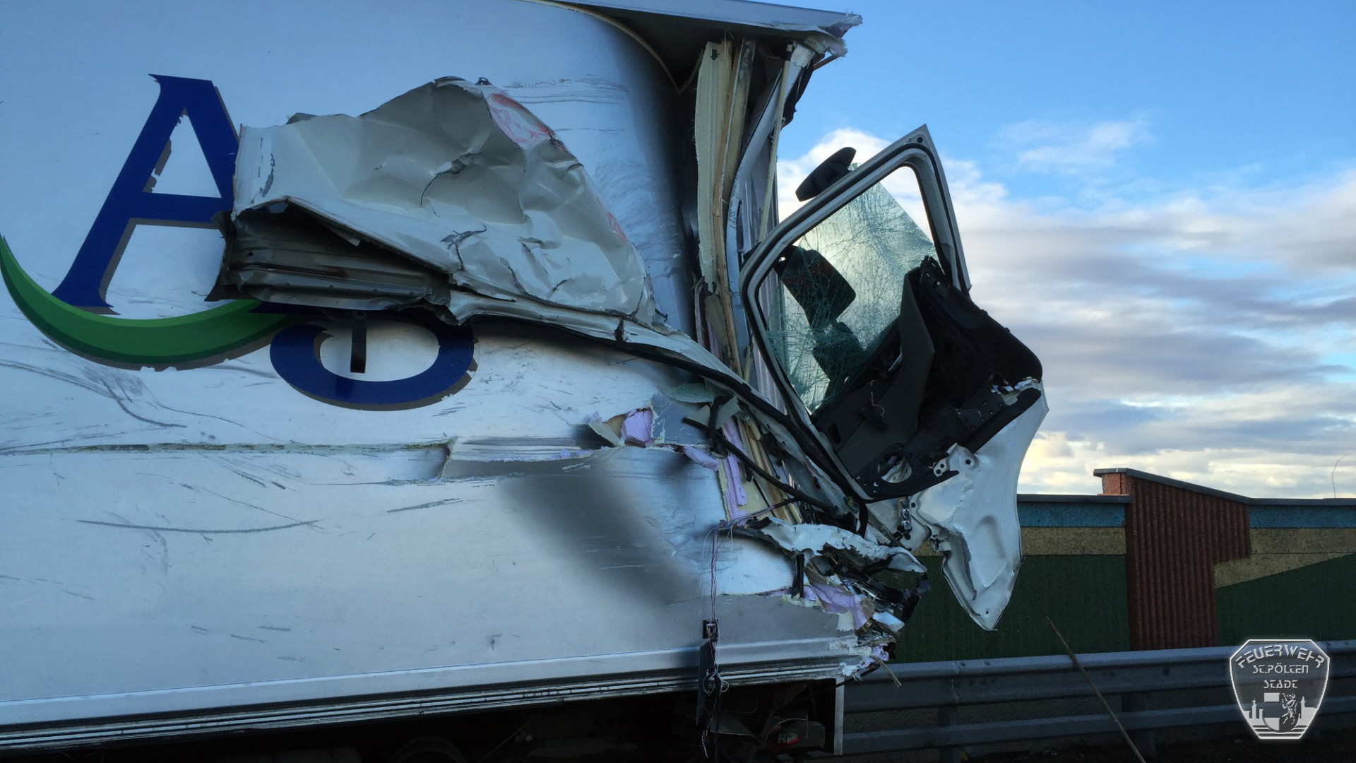 2016 01 12 VU eingeklemmte Person A1 7 2016 01 12 VU eingeklemmte Person A1 7