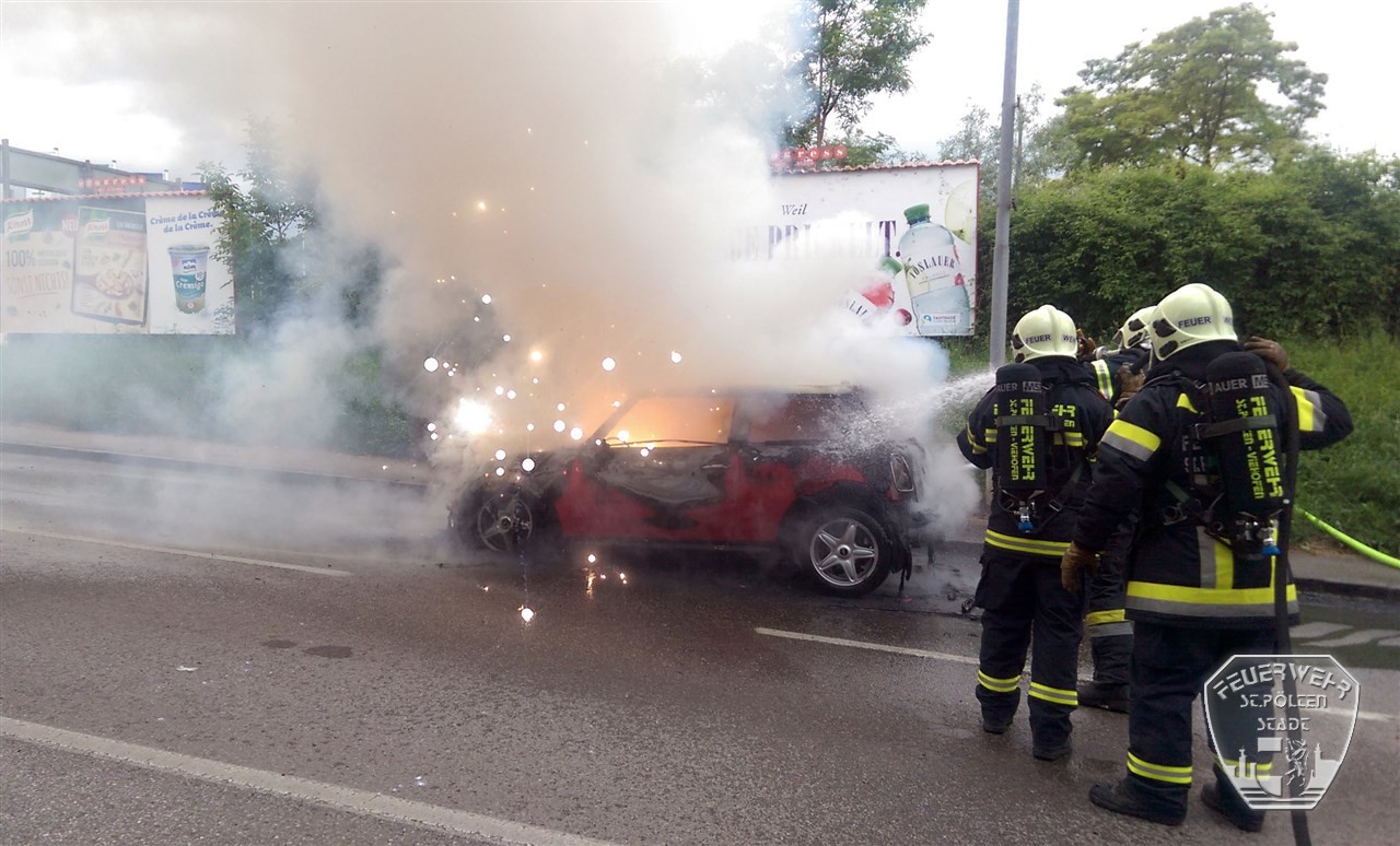 2016 06 09 Fahrzeugbrand 5 klein 2016 06 09 Fahrzeugbrand 5 klein
