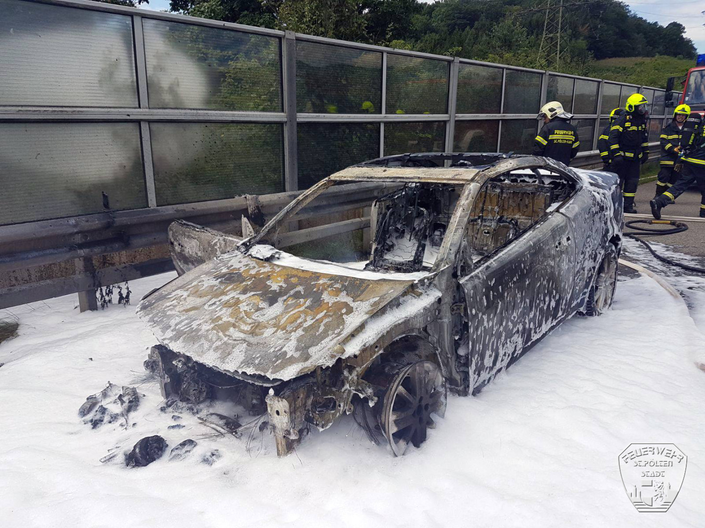 2017 07 04 Fahrzeugbrand A1 4 2017 07 04 Fahrzeugbrand A1 4