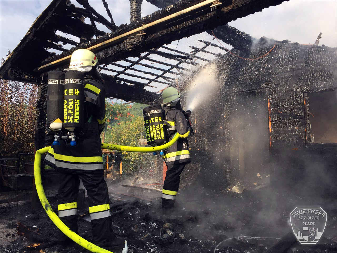 2017 08 26 Gartenh  tte in Vollbrand 4 2017 08 26 Gartenh  tte in Vollbrand 4