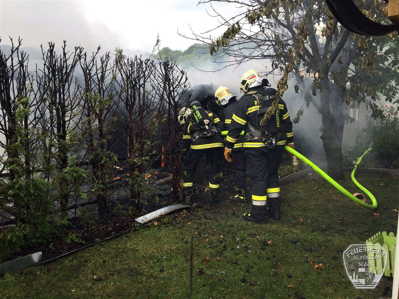 2017 08 26 Gartenh  tte in Vollbrand 6 2017 08 26 Gartenh  tte in Vollbrand 6