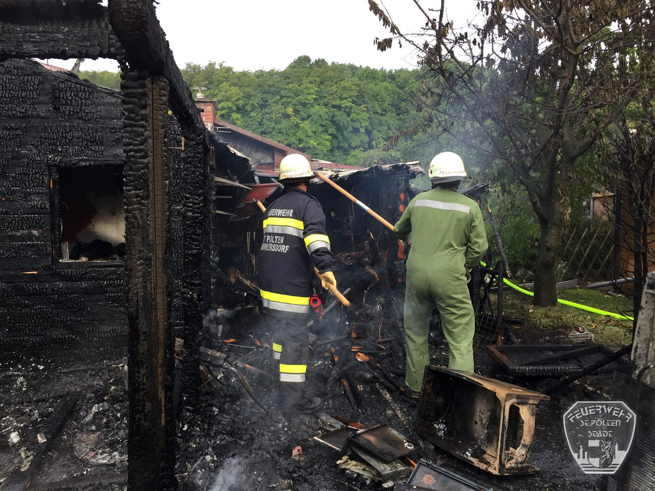 2017 08 26 Gartenh  tte in Vollbrand 7 2017 08 26 Gartenh  tte in Vollbrand 7