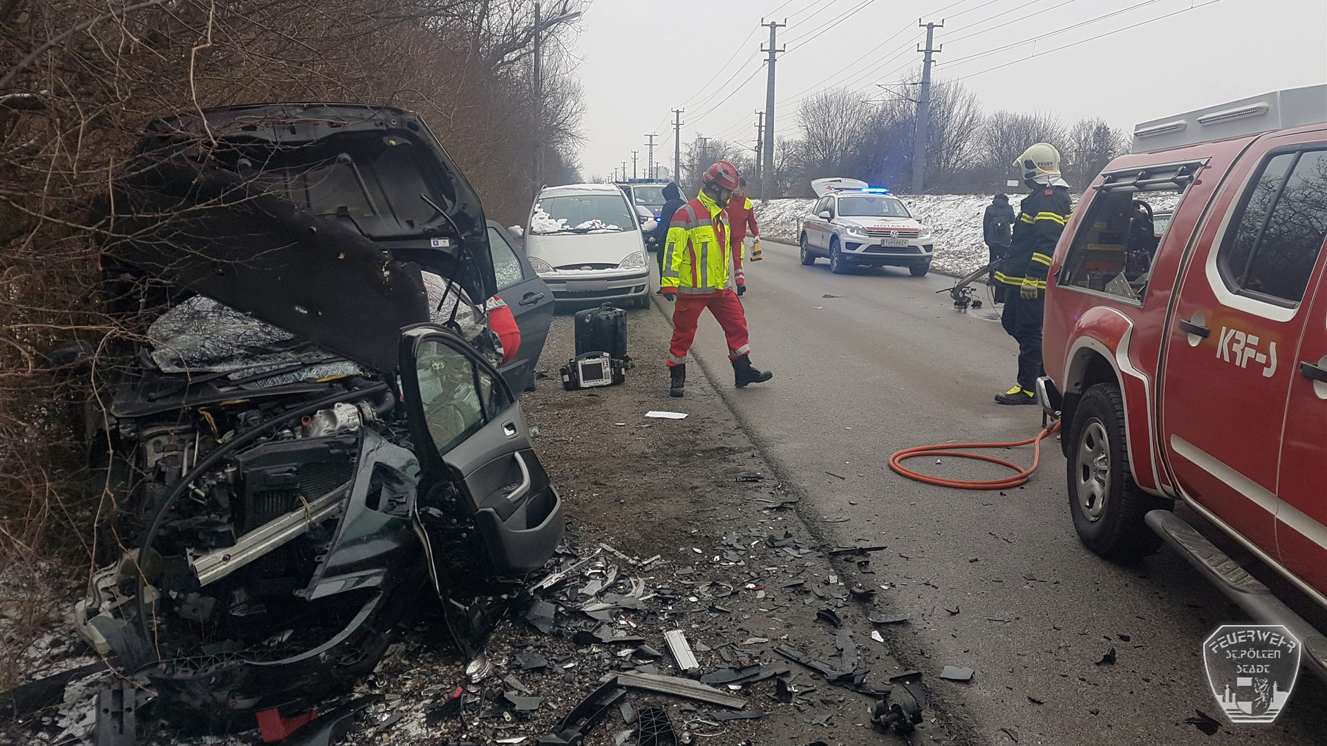 2018 03 20 VU Viehofen Person eingeklemmt 1